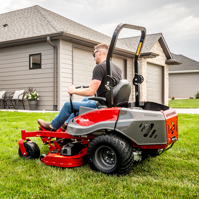 Exmark Radius E-Series with 24.5 HP* Exmark 708CC Engine and 60” UltraCut Series 3 Deck